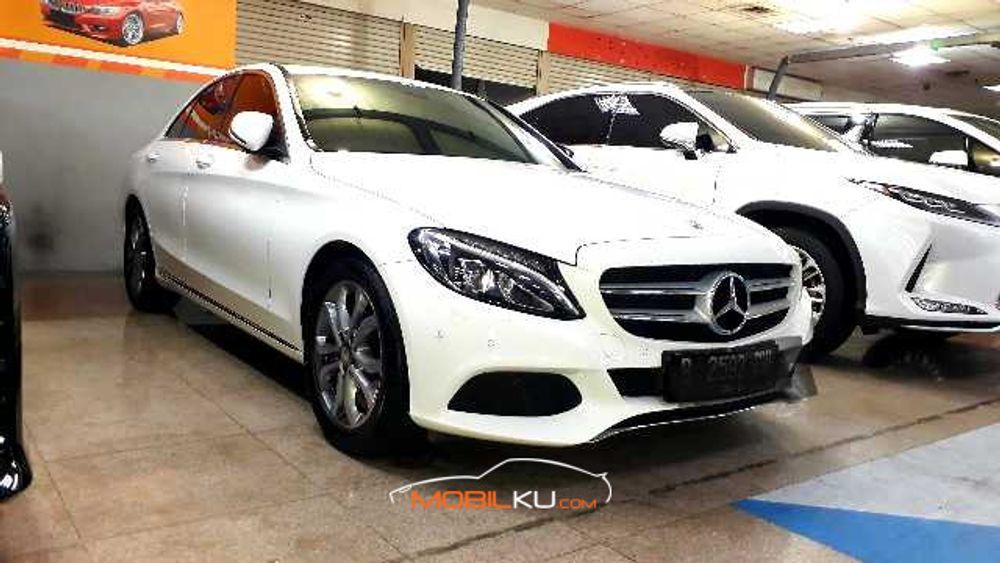 Mobil Mercedes-Benz C-Class 2016