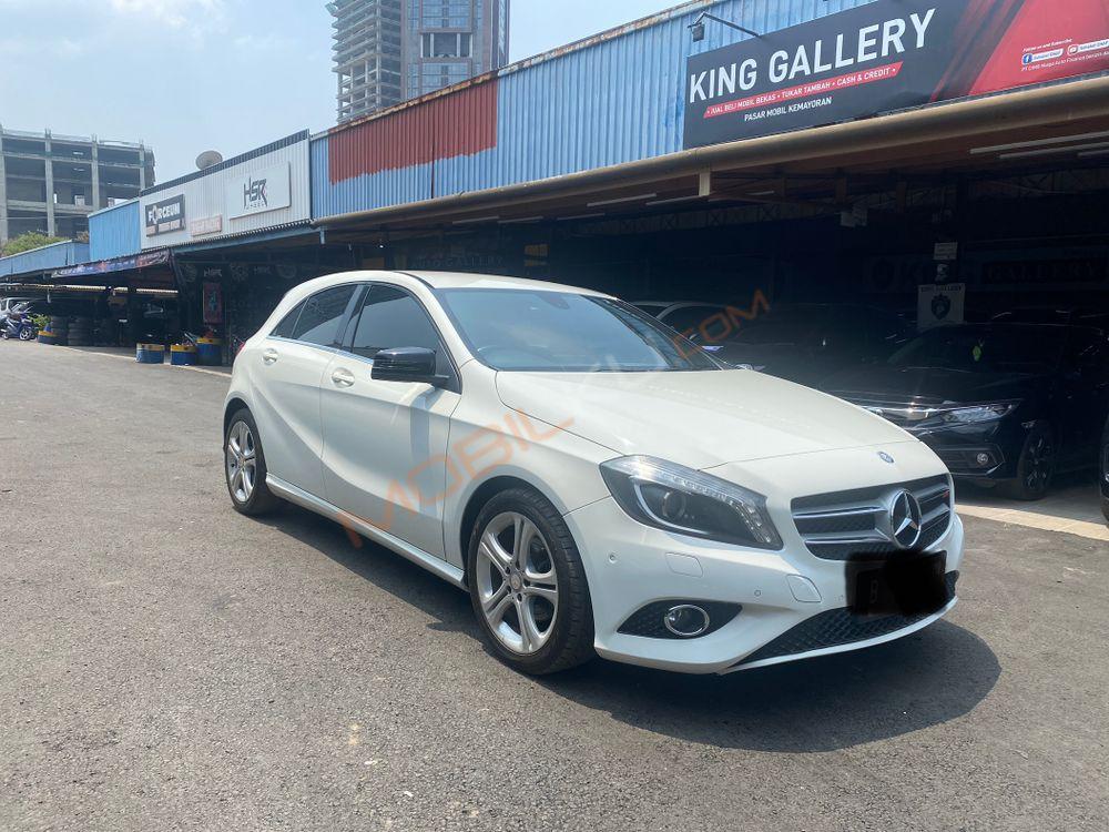 Mobil Mercedes-Benz A-Class 2013