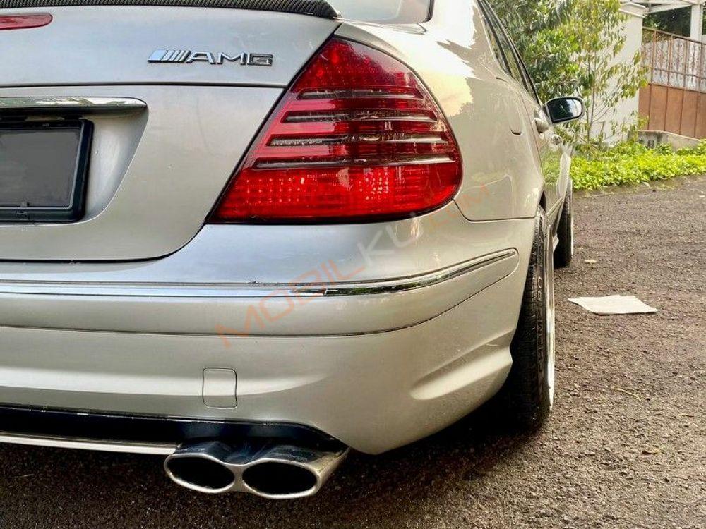 Mobil Mercedes-Benz E-Class 2002