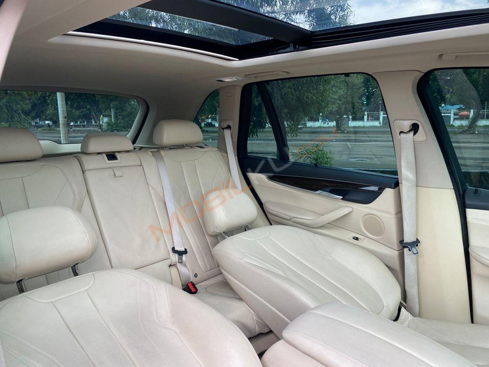 Mobil BMW X5 2015