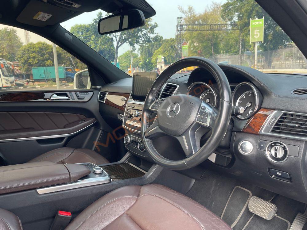 Mobil Mercedes-Benz GL 2014