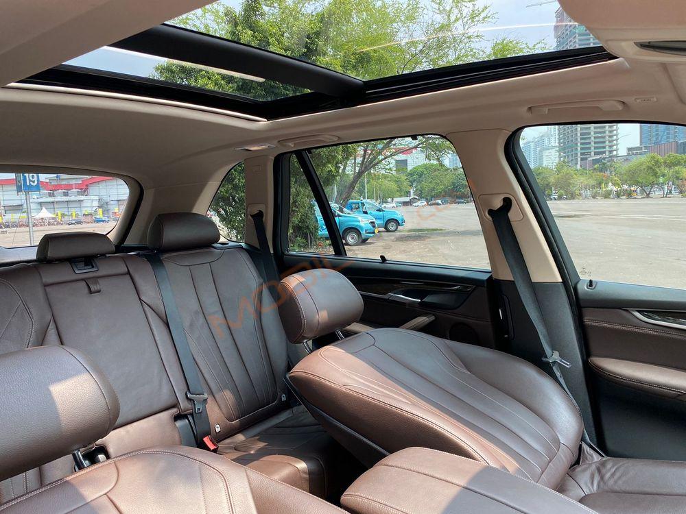 Mobil BMW X5 2015