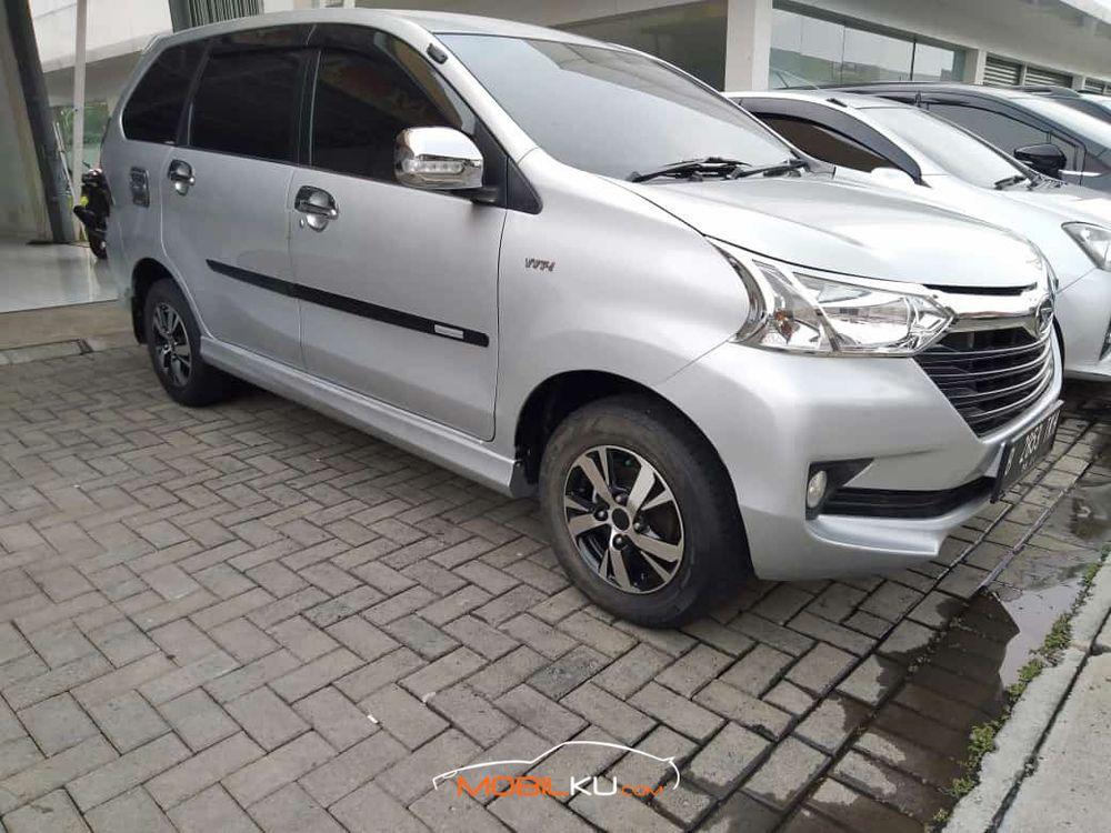 Mobil Daihatsu Xenia 2016