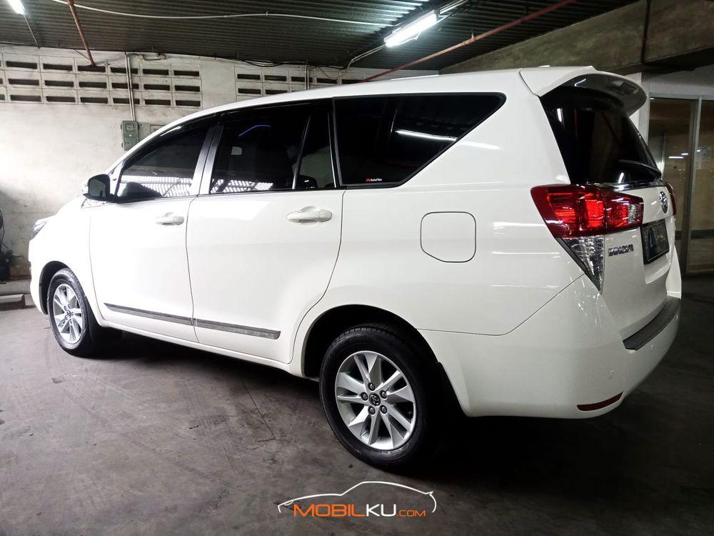 Mobil Toyota Kijang Innova 2017