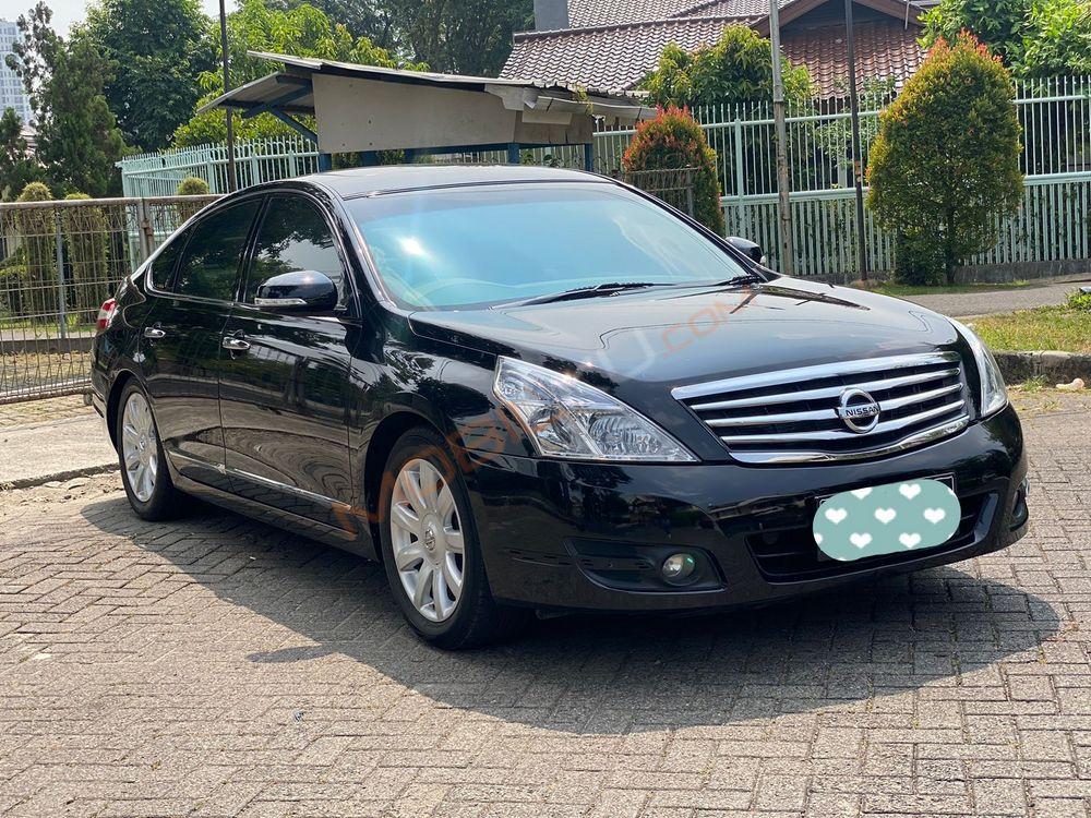 Mobil Nissan Teana 2010