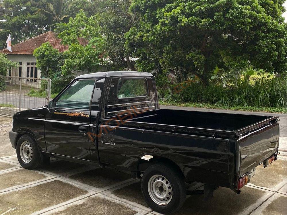 Mobil Isuzu Panther 2008