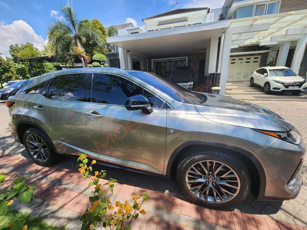 Mobil Lexus RX 2021