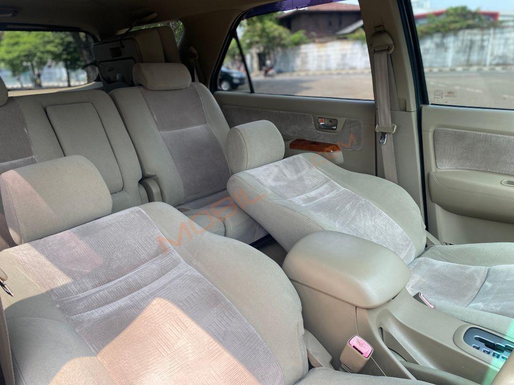 Mobil Toyota Fortuner 2011