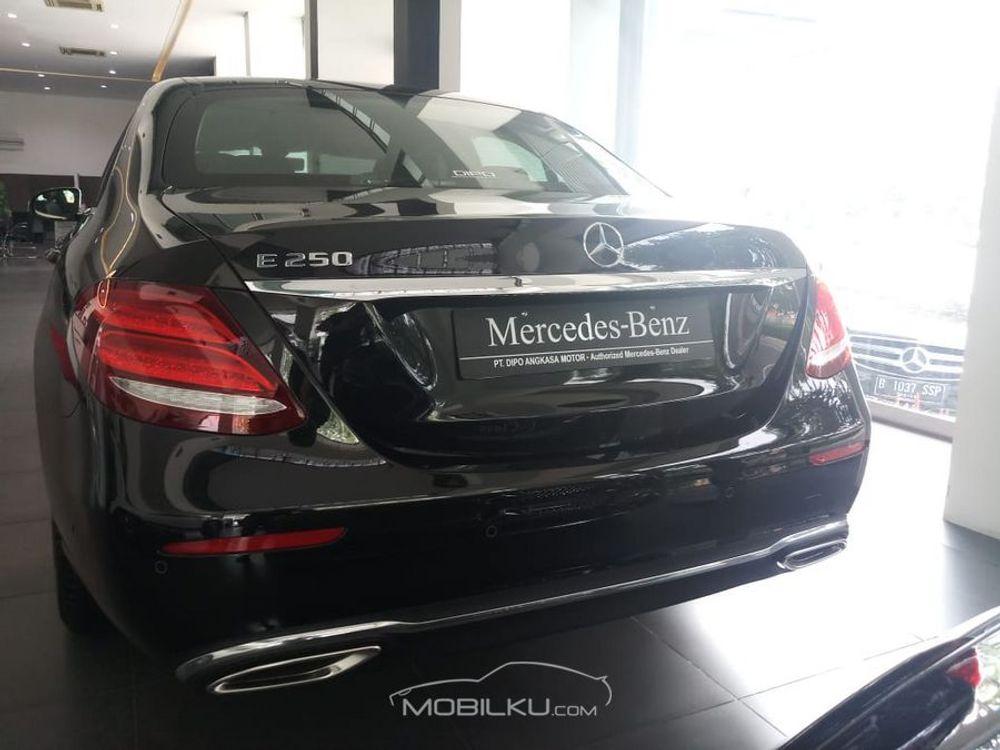 Mobil Mercedes-Benz E-Class 2018