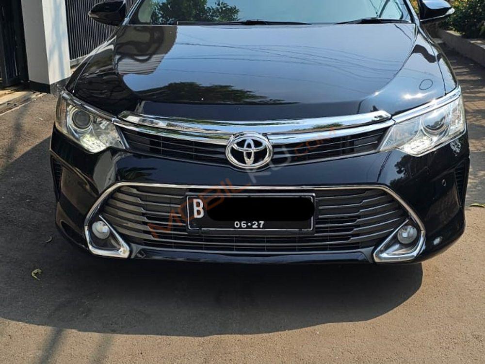 Mobil Toyota Camry 2016