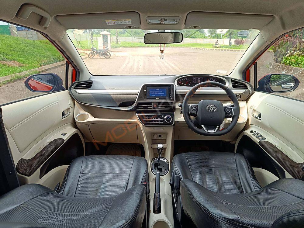 Mobil Toyota Sienta 2017