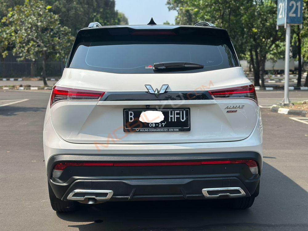 Mobil Wuling Almaz 2022