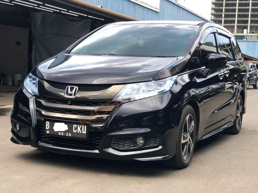Mobil Honda Odyssey 2015