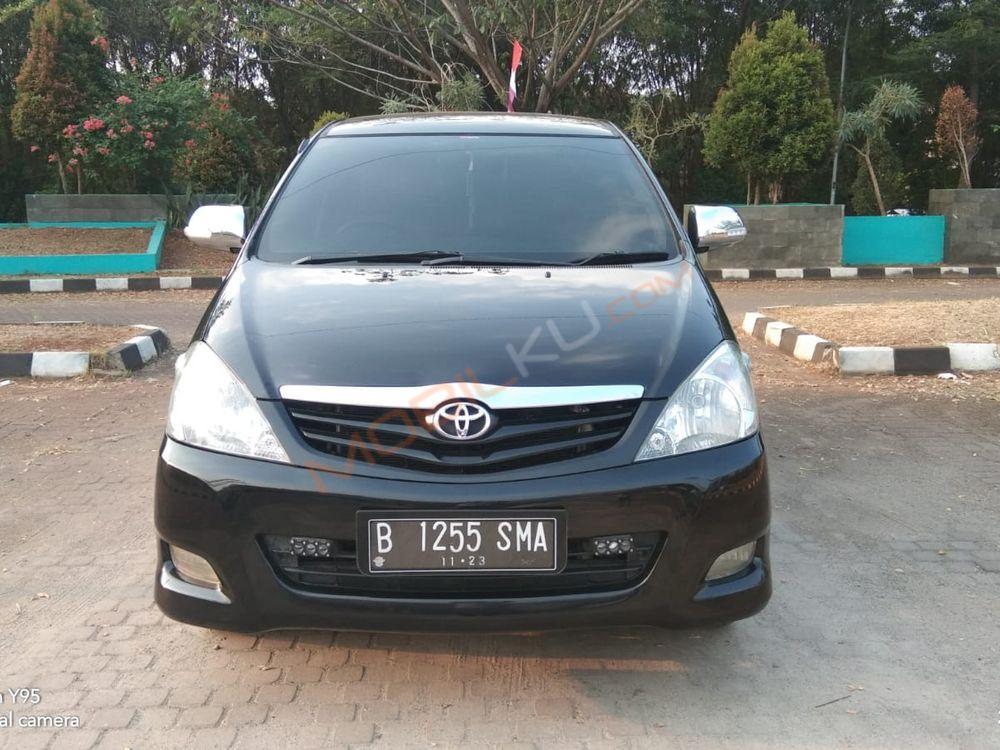 Mobil Toyota Kijang Innova 2008