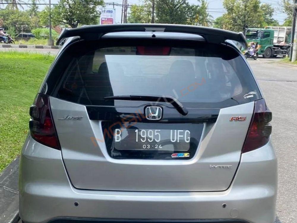 Mobil Honda Jazz 2009