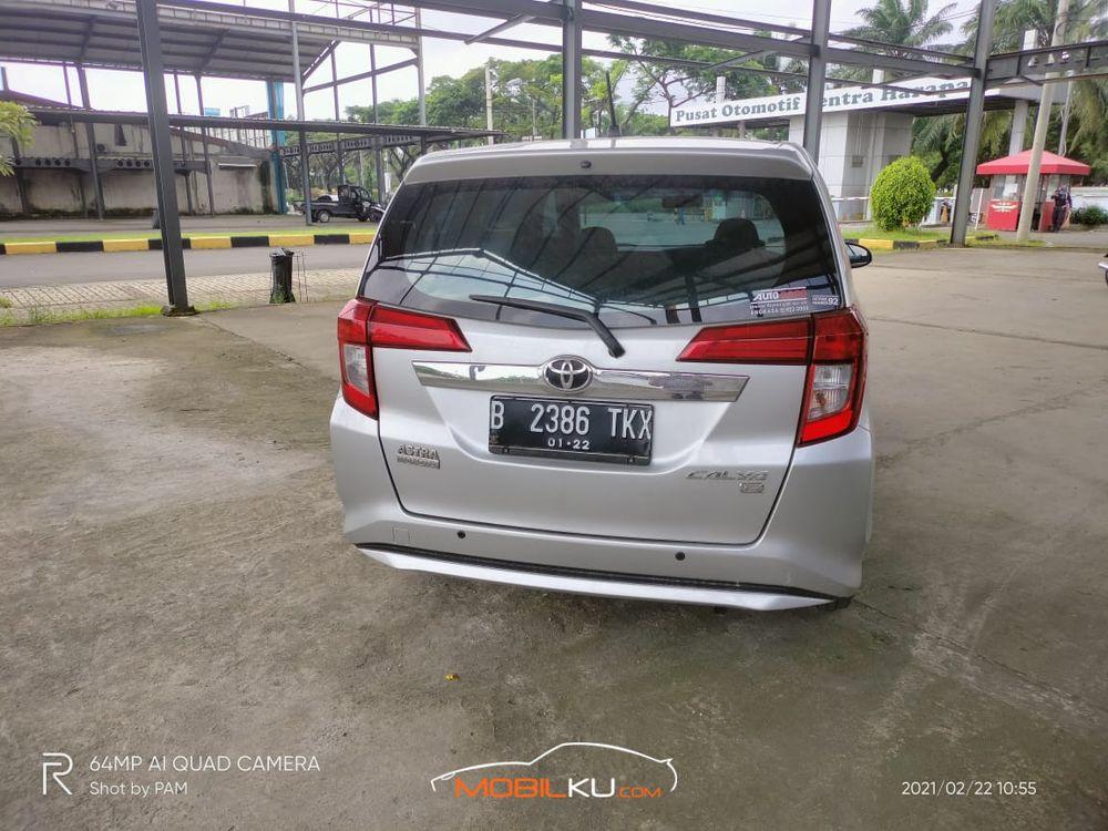 Mobil Toyota Calya 2017