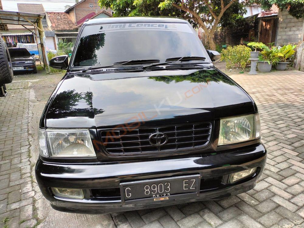 Mobil Toyota Kijang 2002