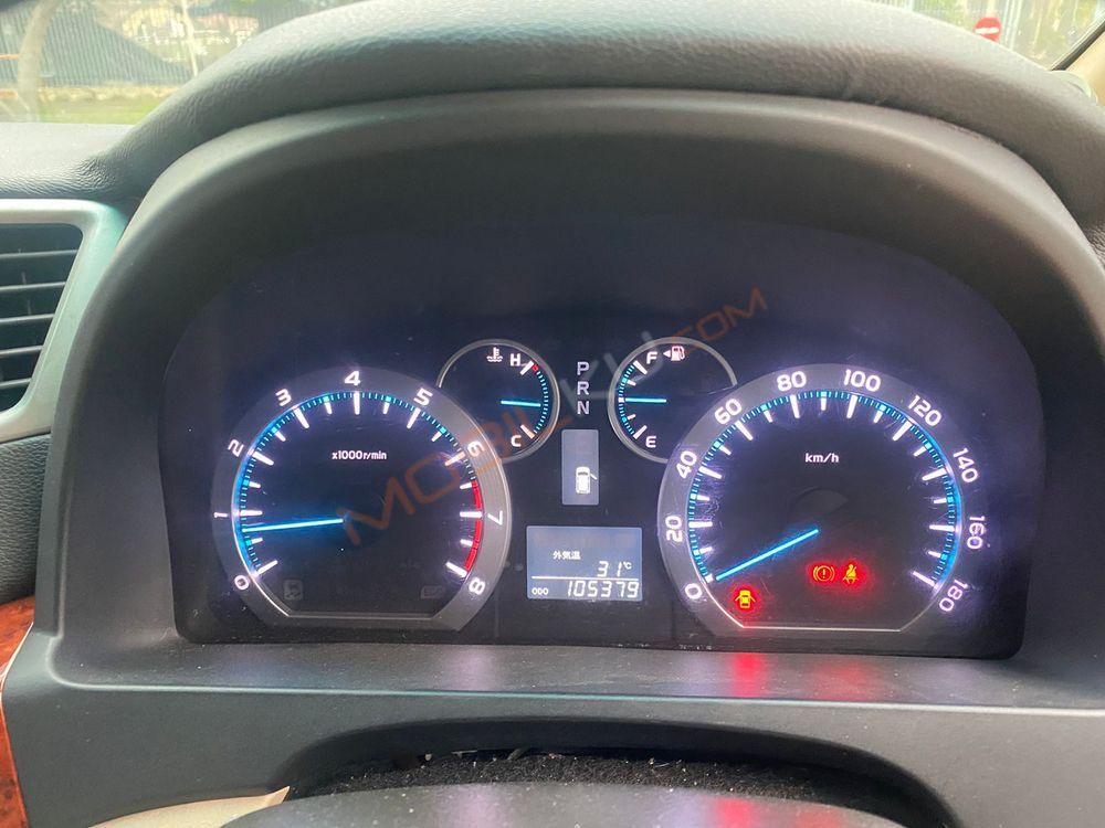 Mobil Toyota Alphard 2009