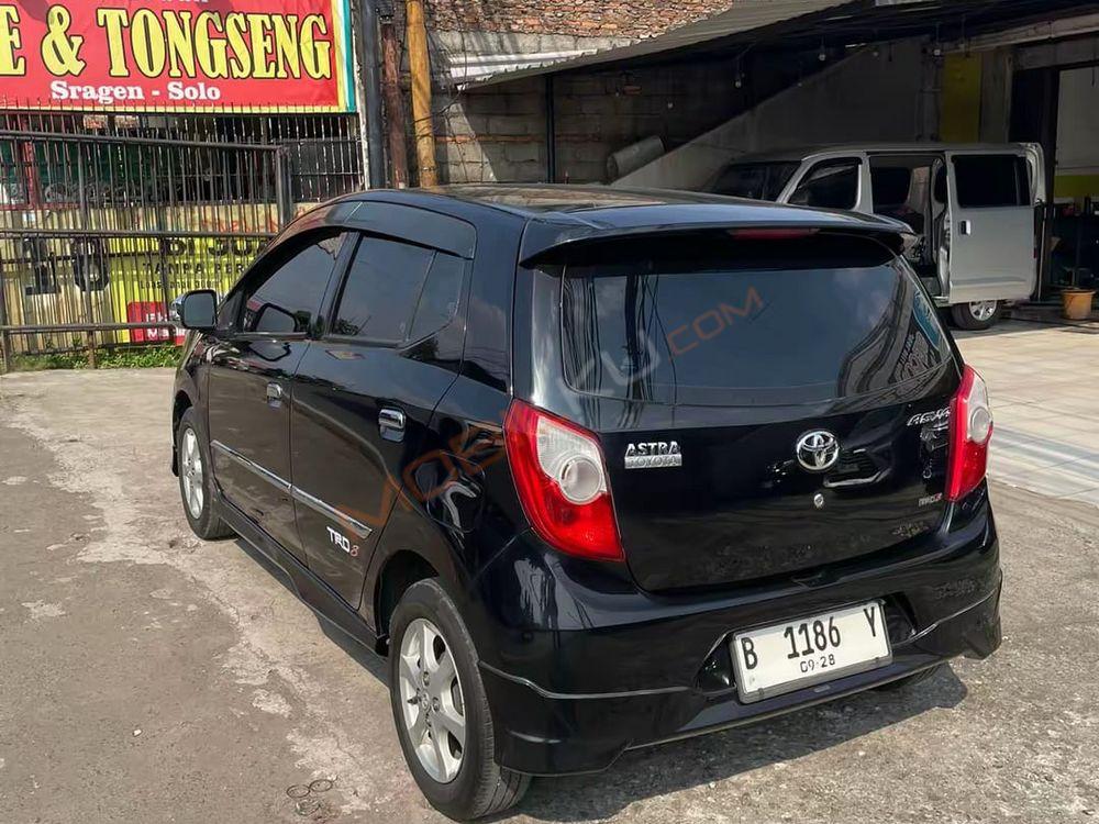 Mobil Toyota Agya 2013