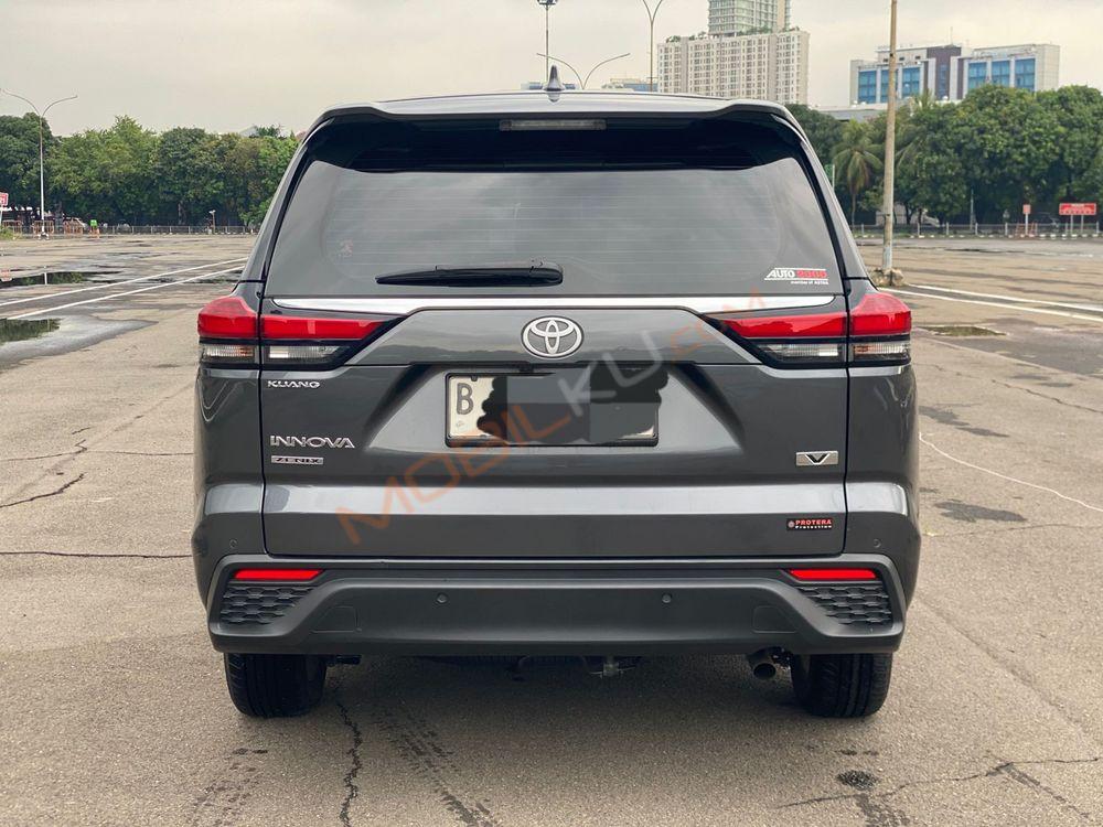 Mobil Toyota Kijang Innova Zenix 2024