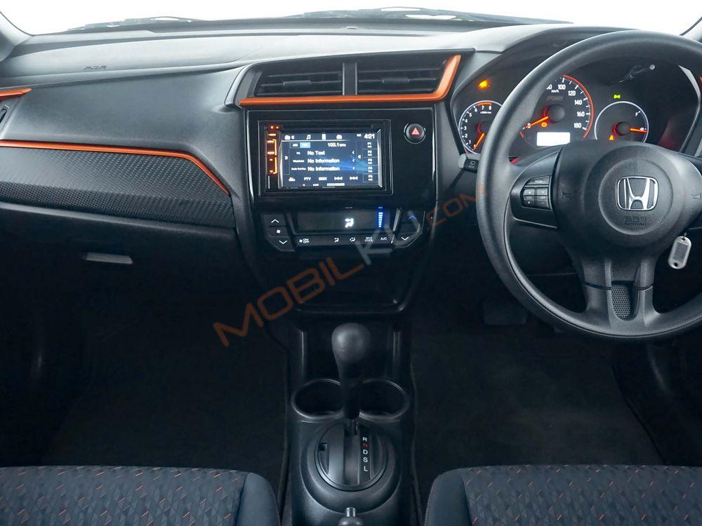 Mobil Honda Brio 2021