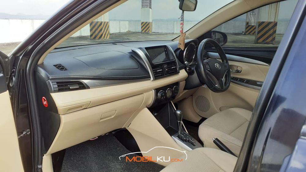 Mobil Toyota Vios 2013