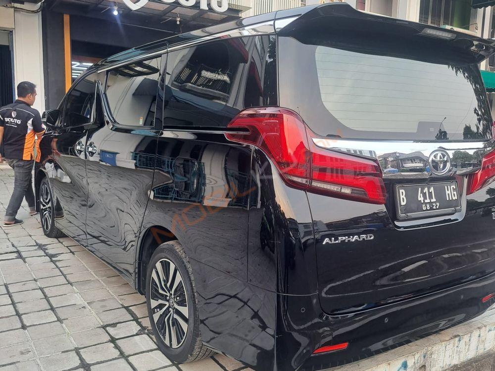 Mobil Toyota Alphard 2022