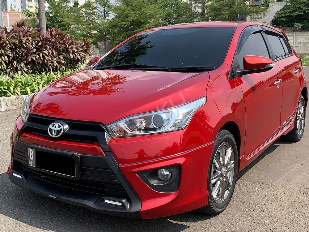 Mobil Toyota Yaris 2015