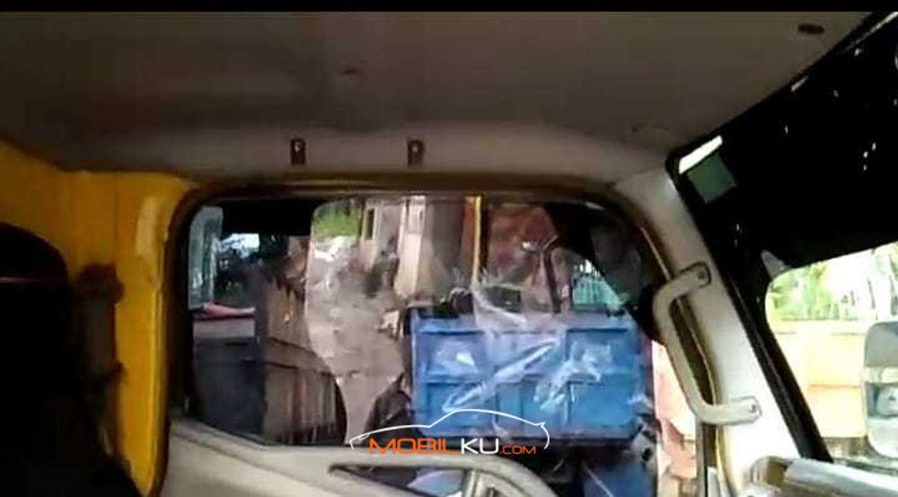 Mobil Mitsubishi Colt 2011