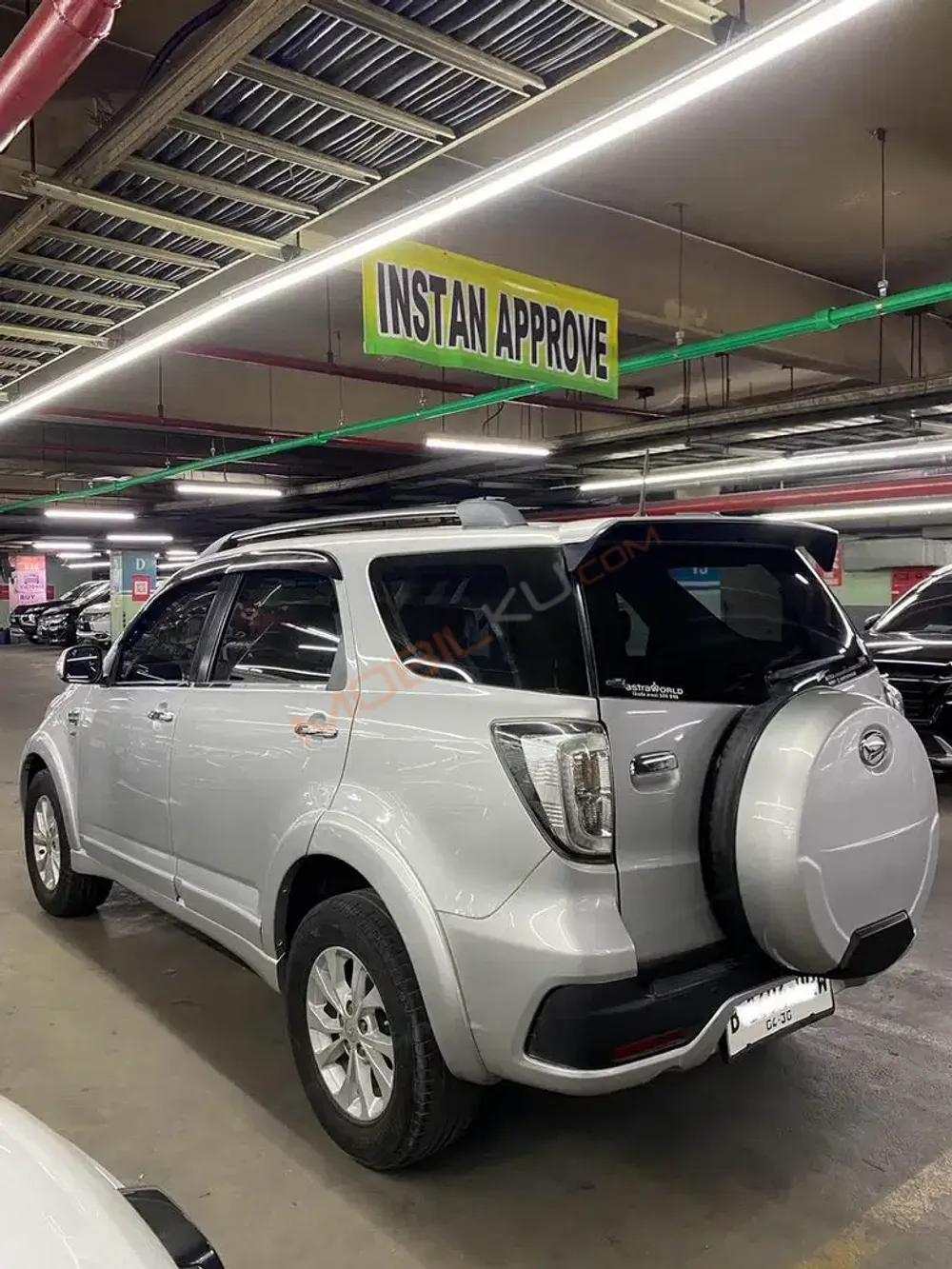 Mobil Daihatsu Terios 2015