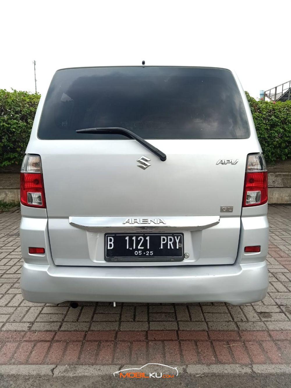 Mobil Suzuki APV 2015