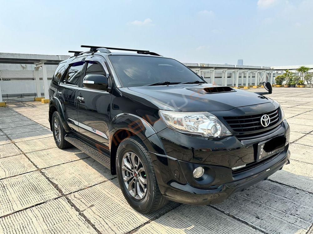 Mobil Toyota Fortuner 2015