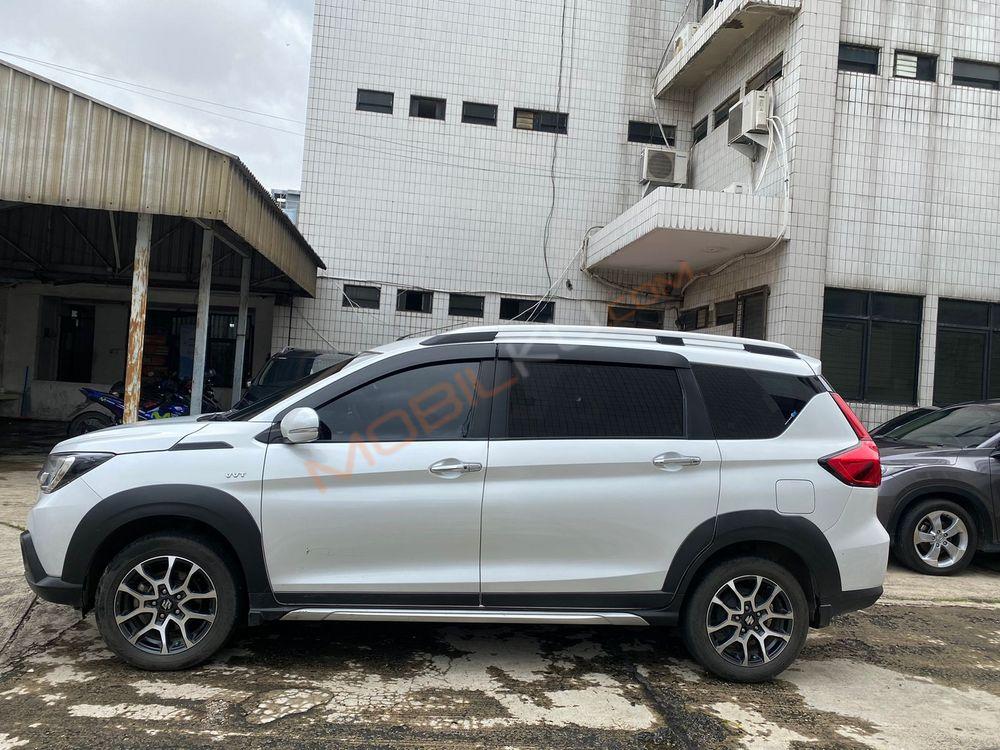 Mobil Suzuki XL7 2020