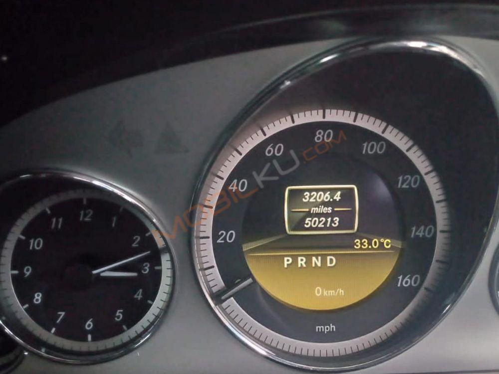 Mobil Mercedes-Benz E-Class 2012