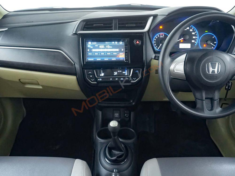 Mobil Honda Mobilio 2016