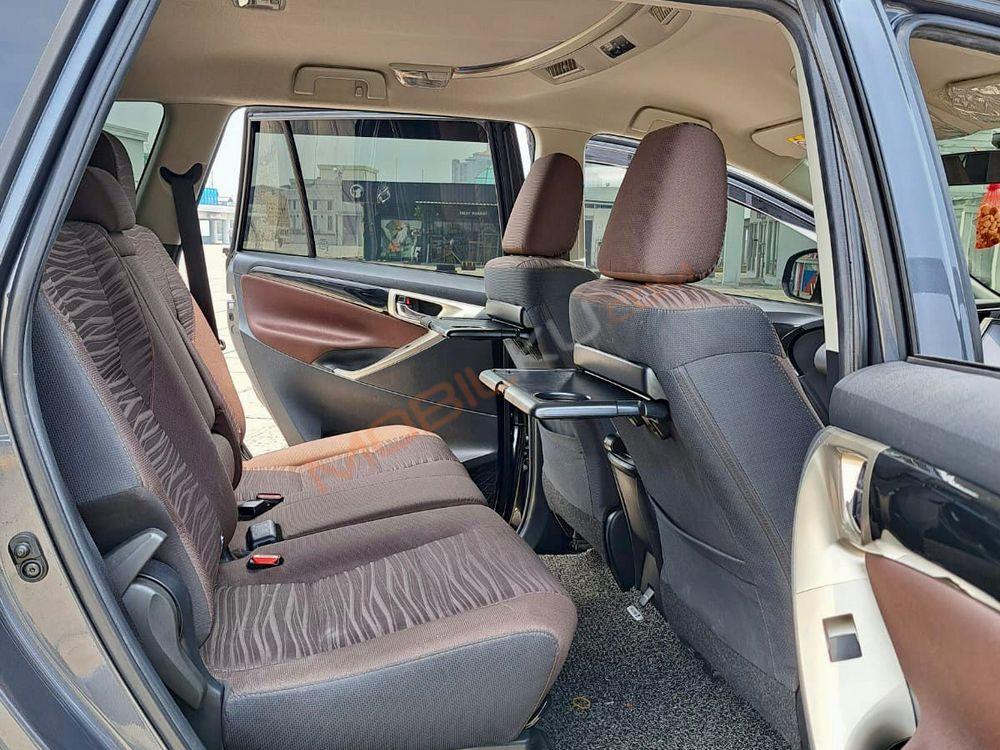 Mobil Toyota Kijang Innova 2022