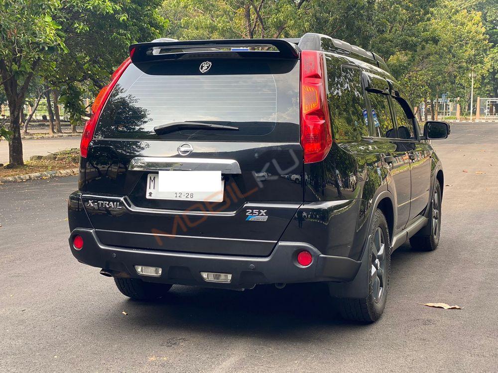 Mobil Nissan X-Trail 2008