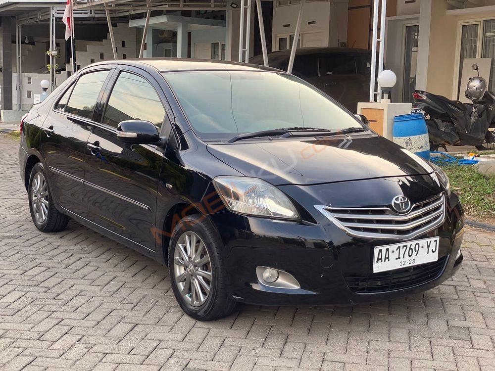 Mobil Toyota Vios 2012