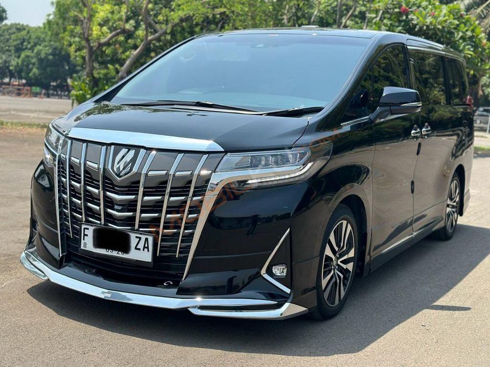 Mobil Toyota Alphard 2023