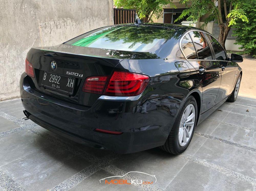 Mobil BMW 5 Series 2013