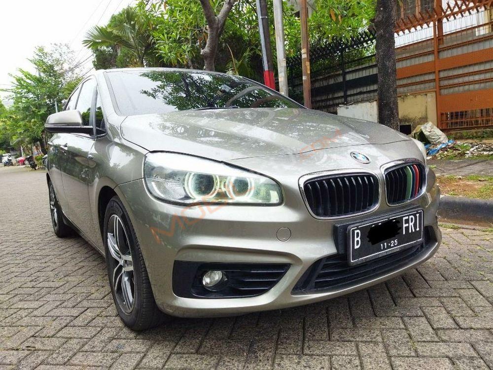 Mobil BMW 2 Series 2015