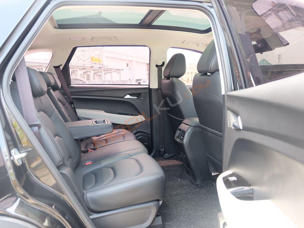 Mobil Wuling Almaz 2021