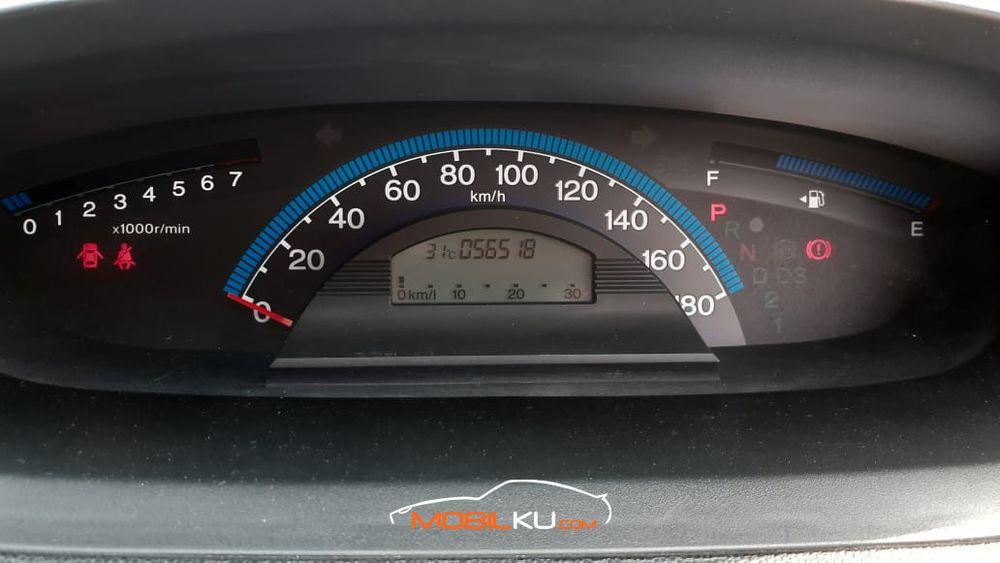 Mobil Honda Freed 2011