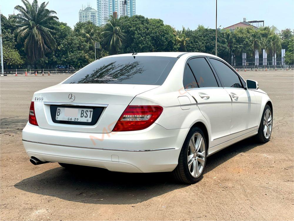 Mobil Mercedes-Benz C-Class 2014