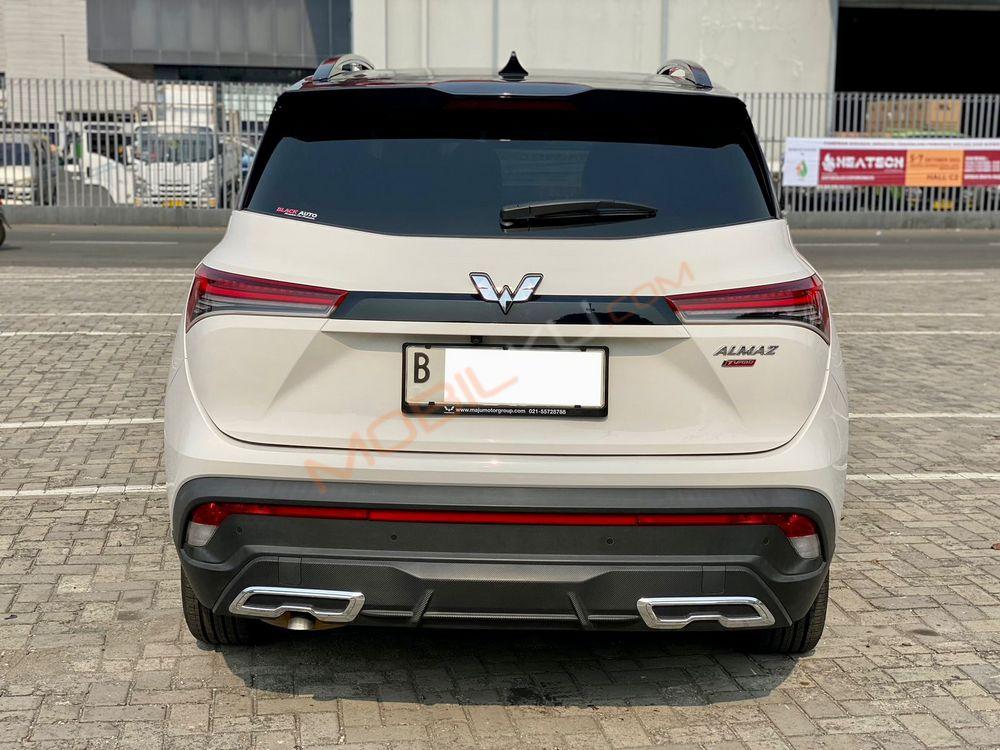 Mobil Wuling Almaz 2022