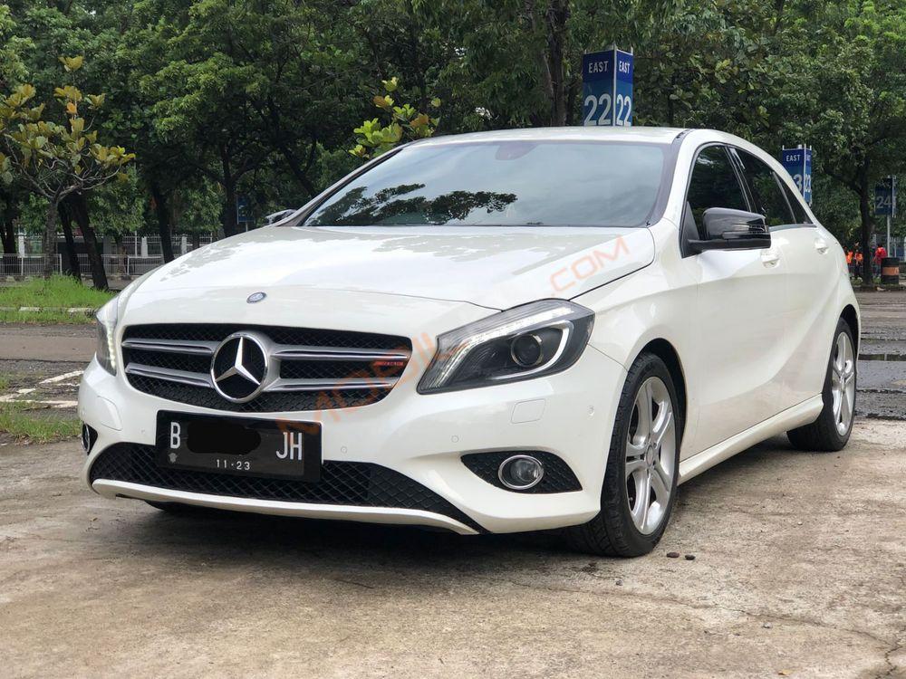 Mobil Mercedes-Benz A-Class 2013