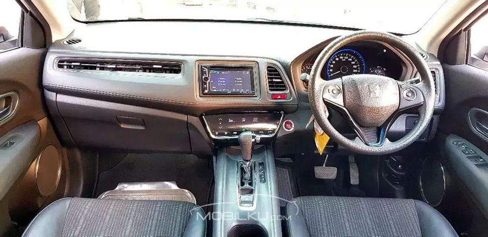 Mobil Honda HR-V 2015