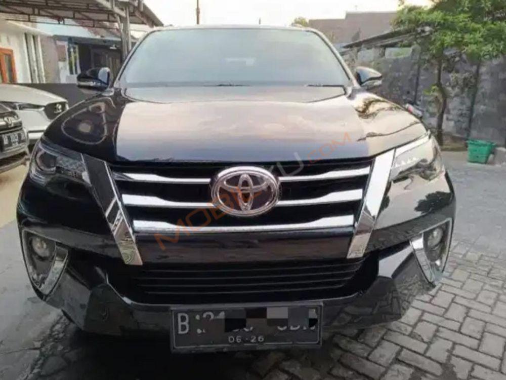 Mobil Toyota Fortuner 2016