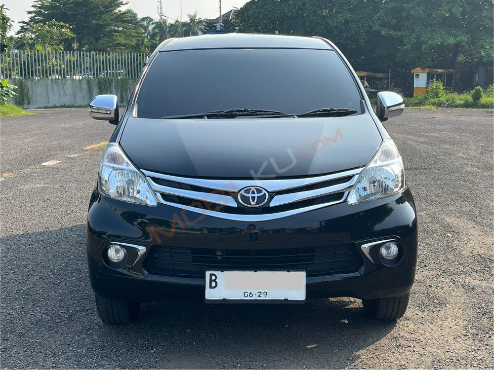Mobil Toyota Avanza 2014