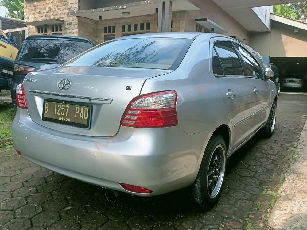 Mobil Toyota Vios 2011
